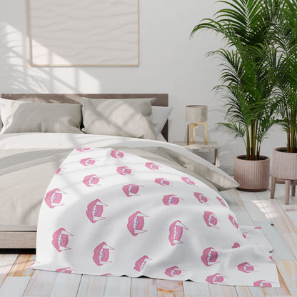 Vampire Lip Fleece Blanket - Cozy Throw for Halloween
